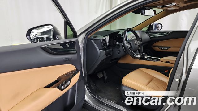 Лексус NX350h 2023 — миниатюра 13