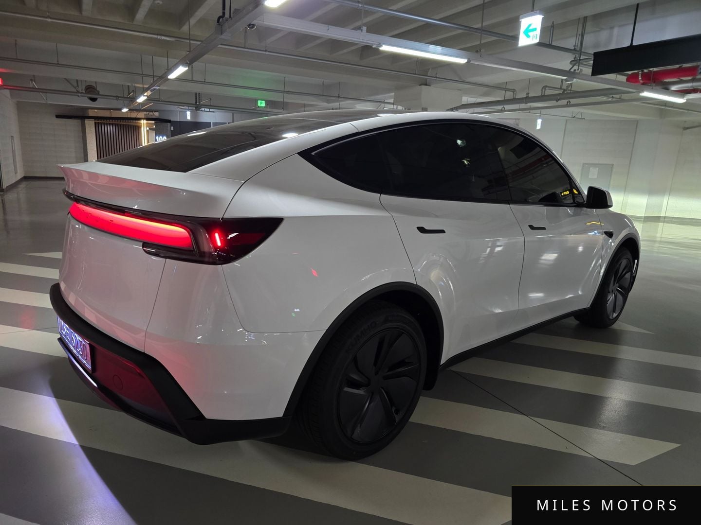 Tesla Model Y 2025 — миниатюра 4