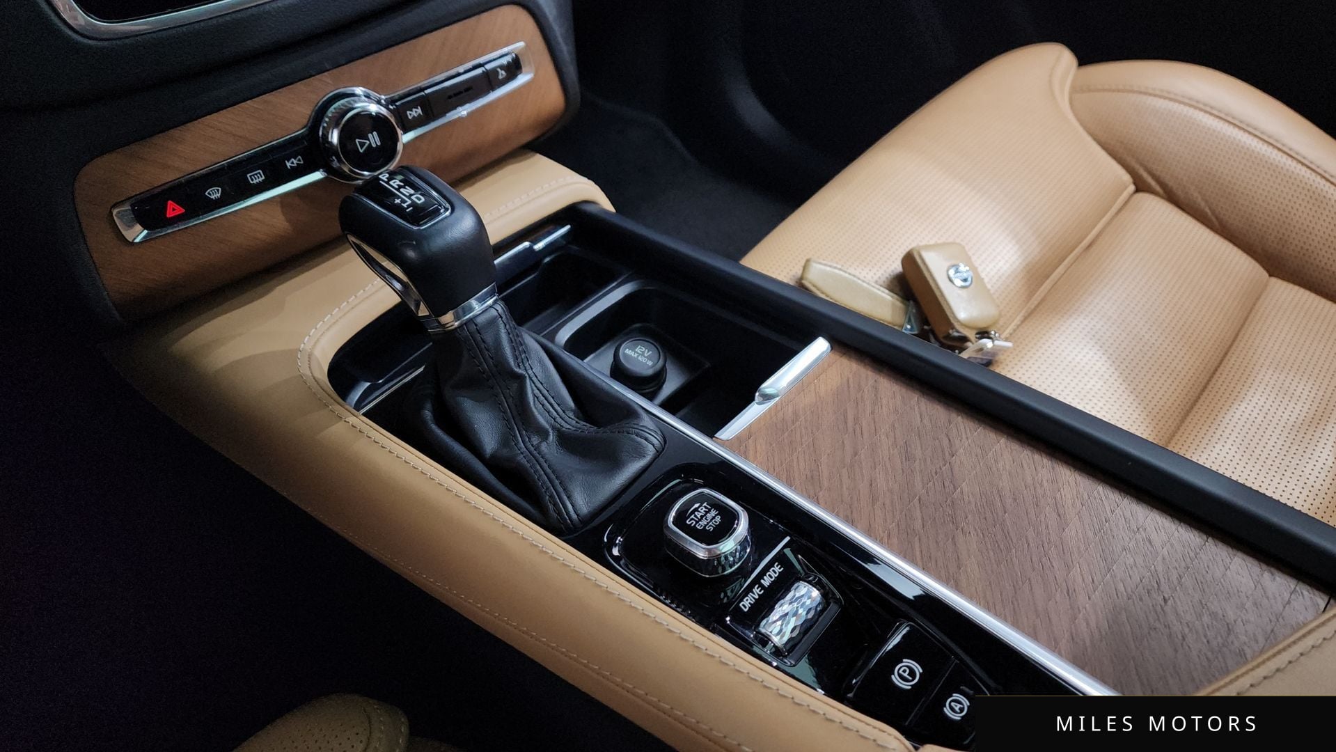 Volvo XC90 2019 — миниатюра 12