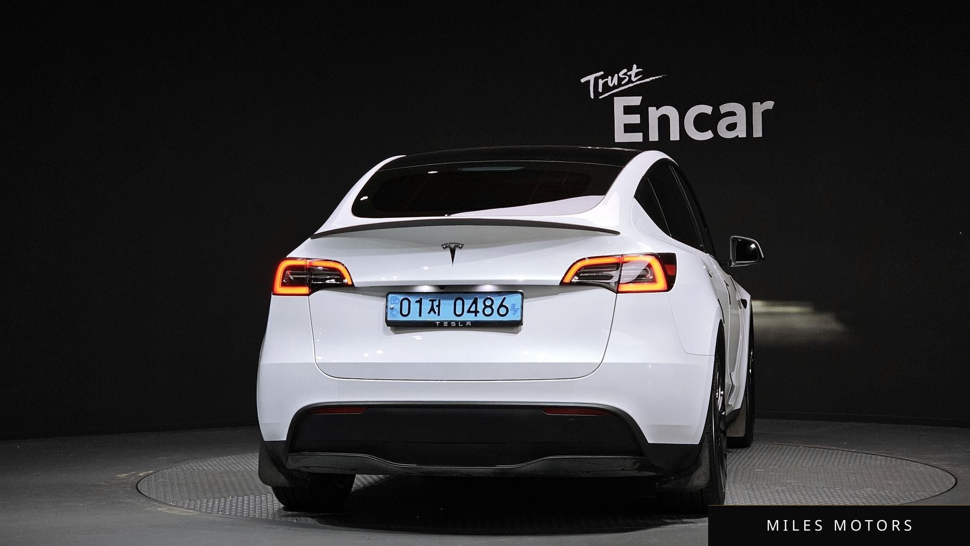 Tesla Model Y 2024 — миниатюра 4
