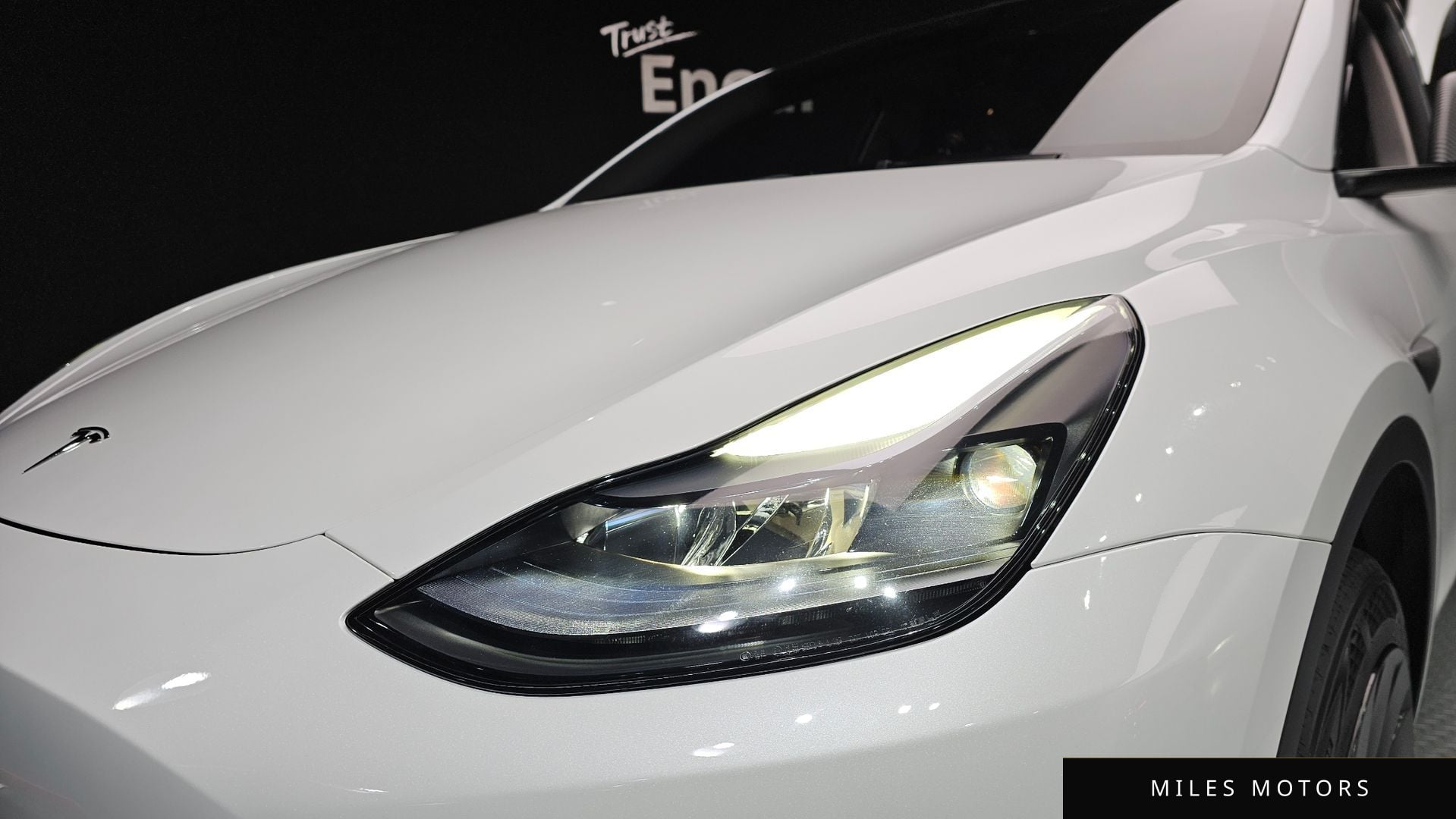 Tesla Model Y 2024 — миниатюра 8