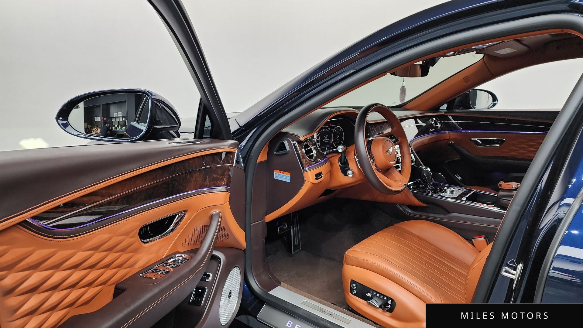 Bentley 플라잉스퍼 2023 — миниатюра 13