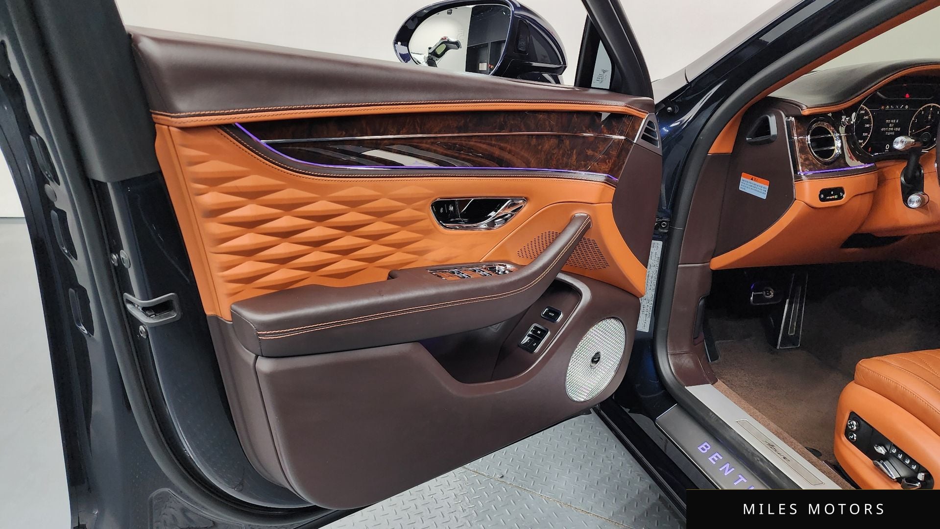 Bentley 플라잉스퍼 2023 — миниатюра 14