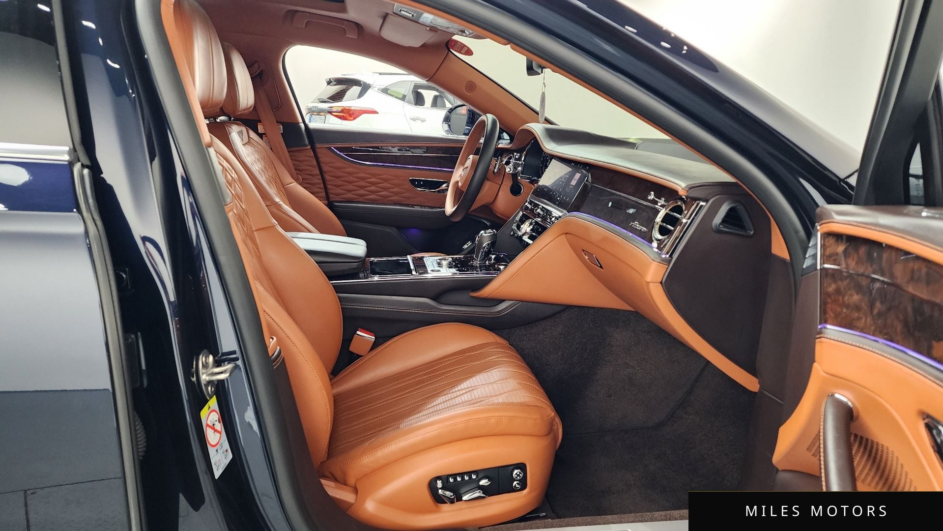 Bentley 플라잉스퍼 2023 — миниатюра 16