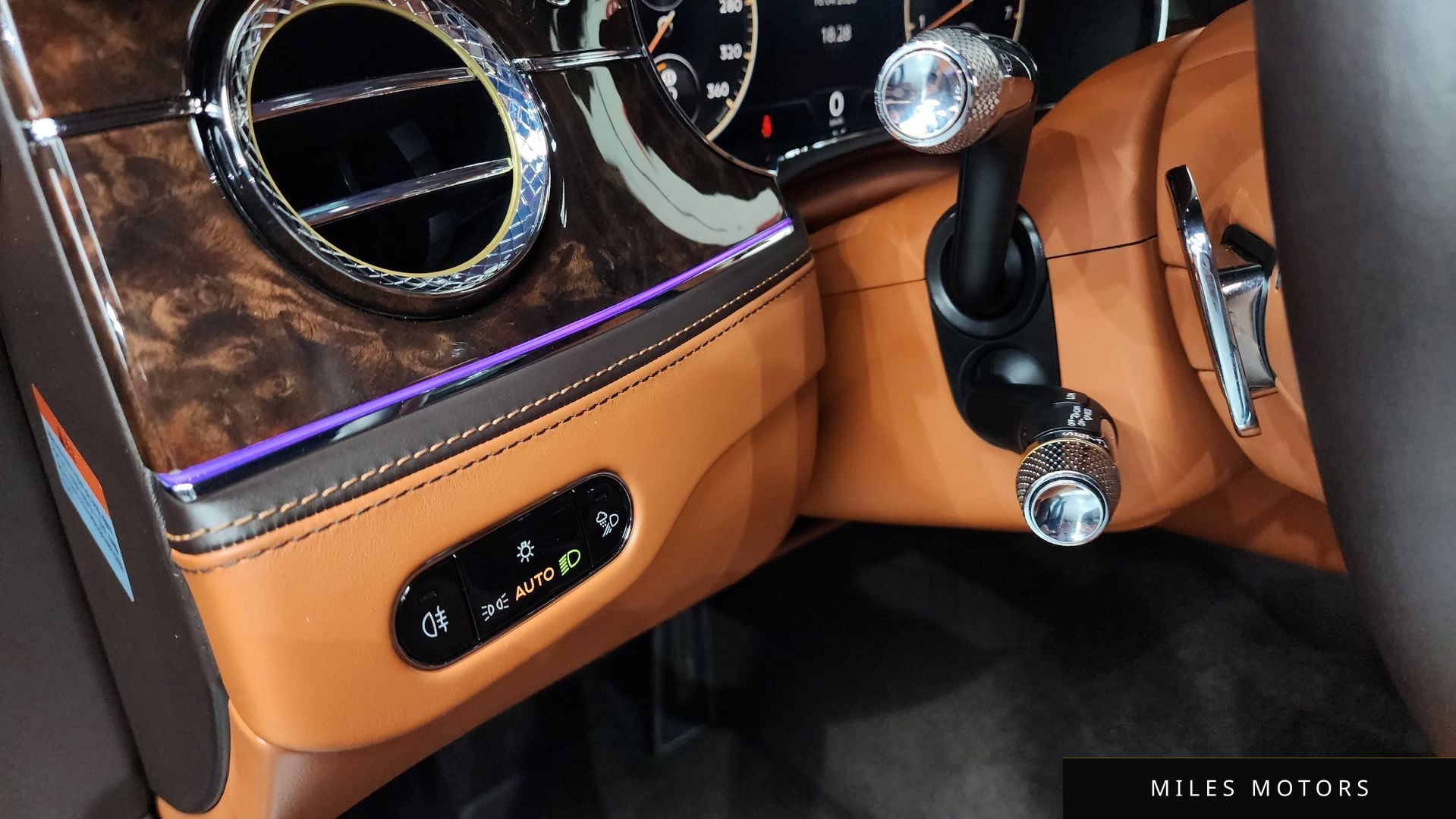 Bentley 플라잉스퍼 2023 — миниатюра 28