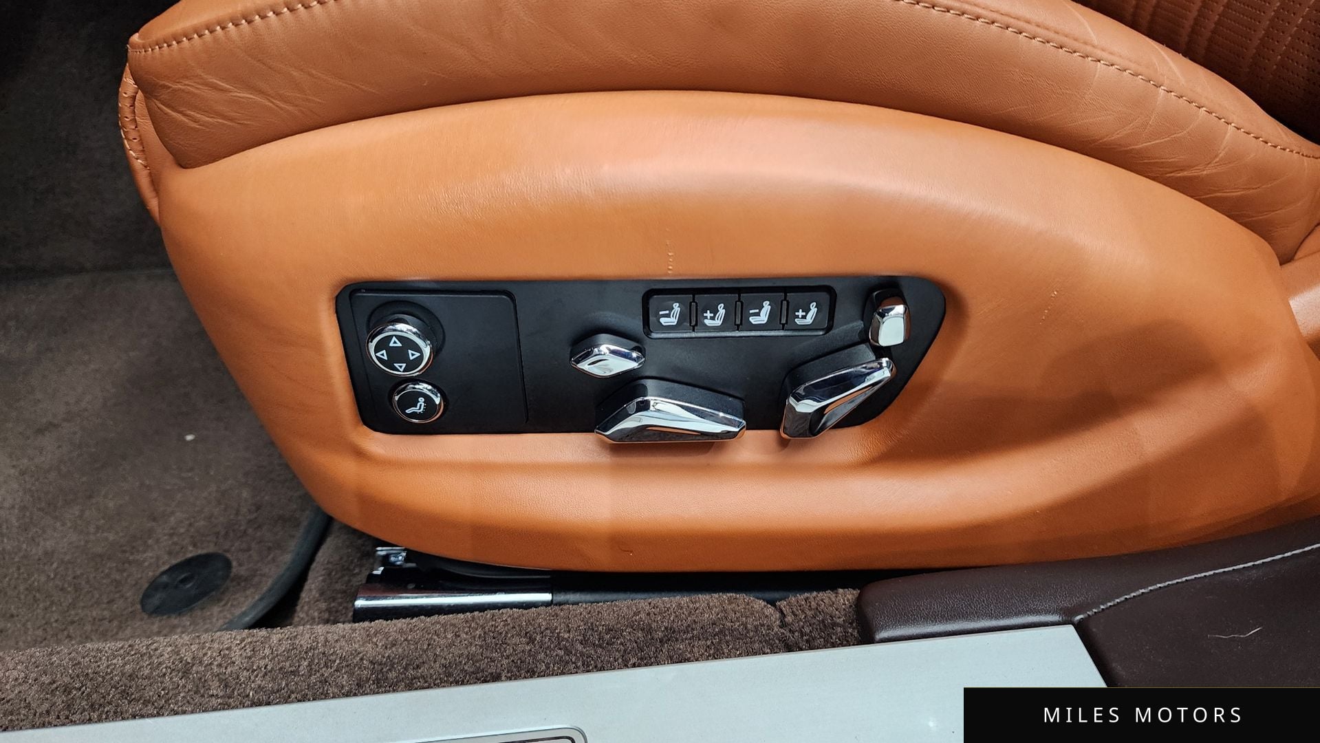Bentley 플라잉스퍼 2023 — миниатюра 32