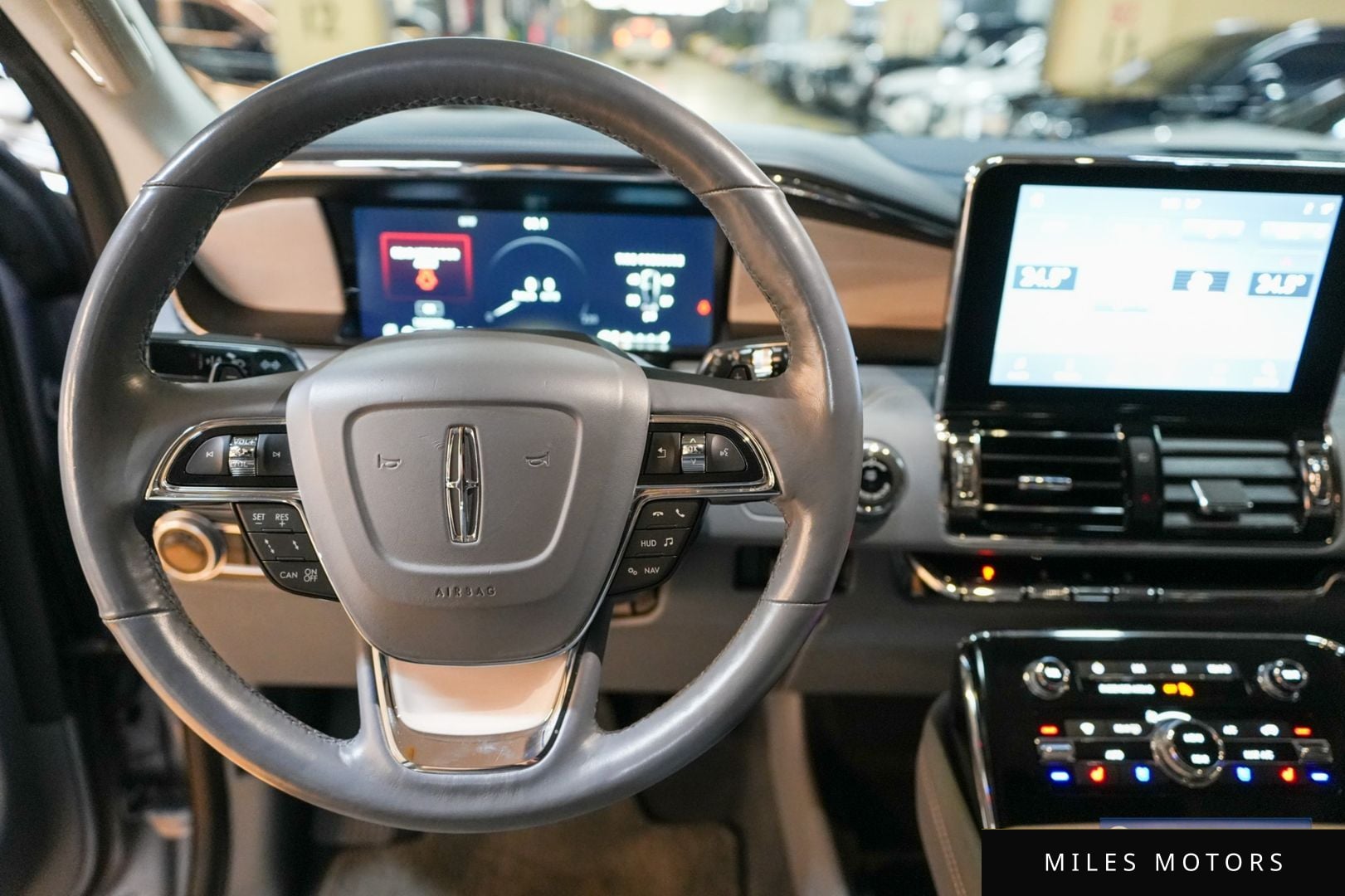 Lincoln Navigator 2020 — миниатюра 11