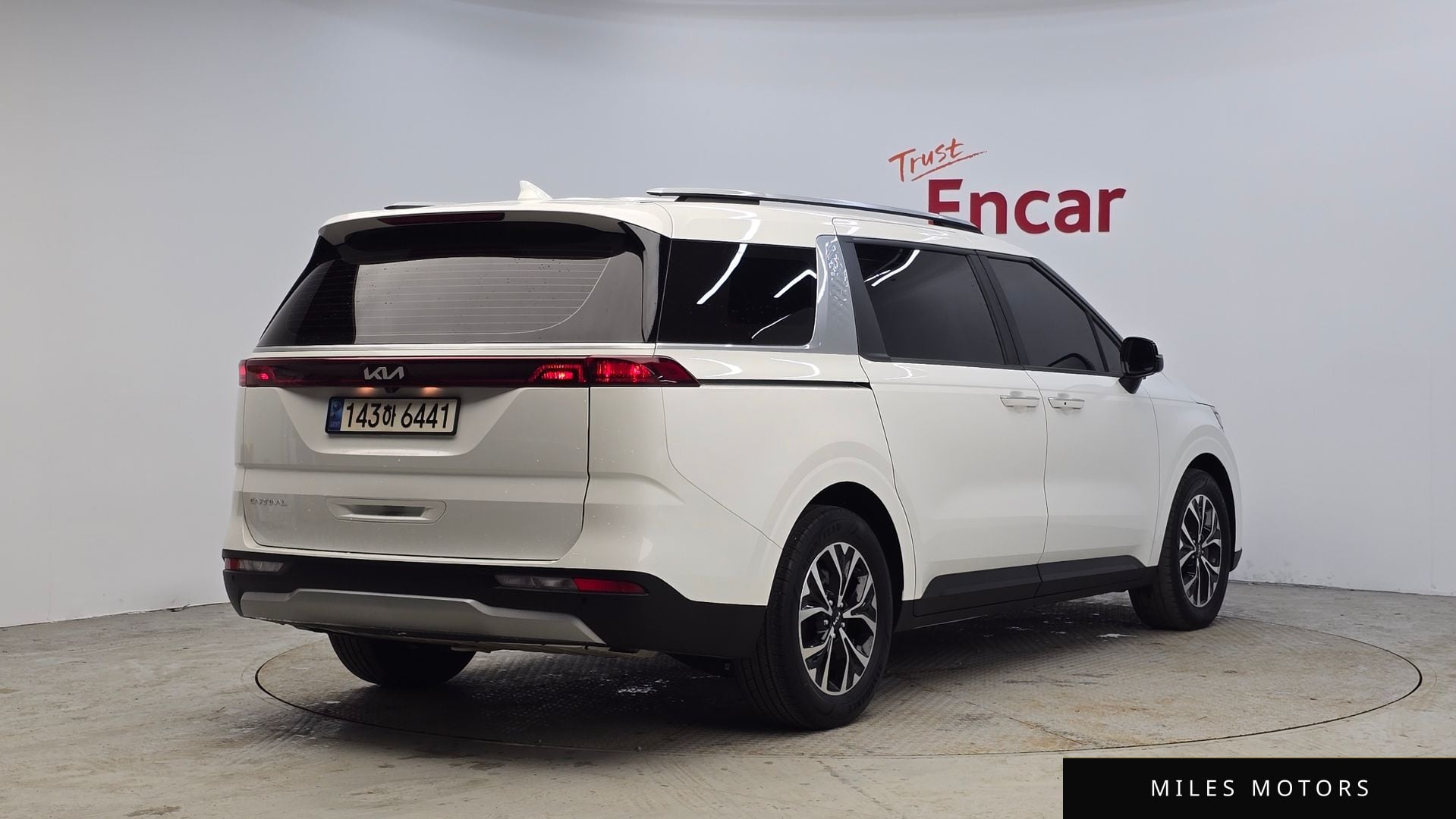 Kia Carnival 2023 — миниатюра 2