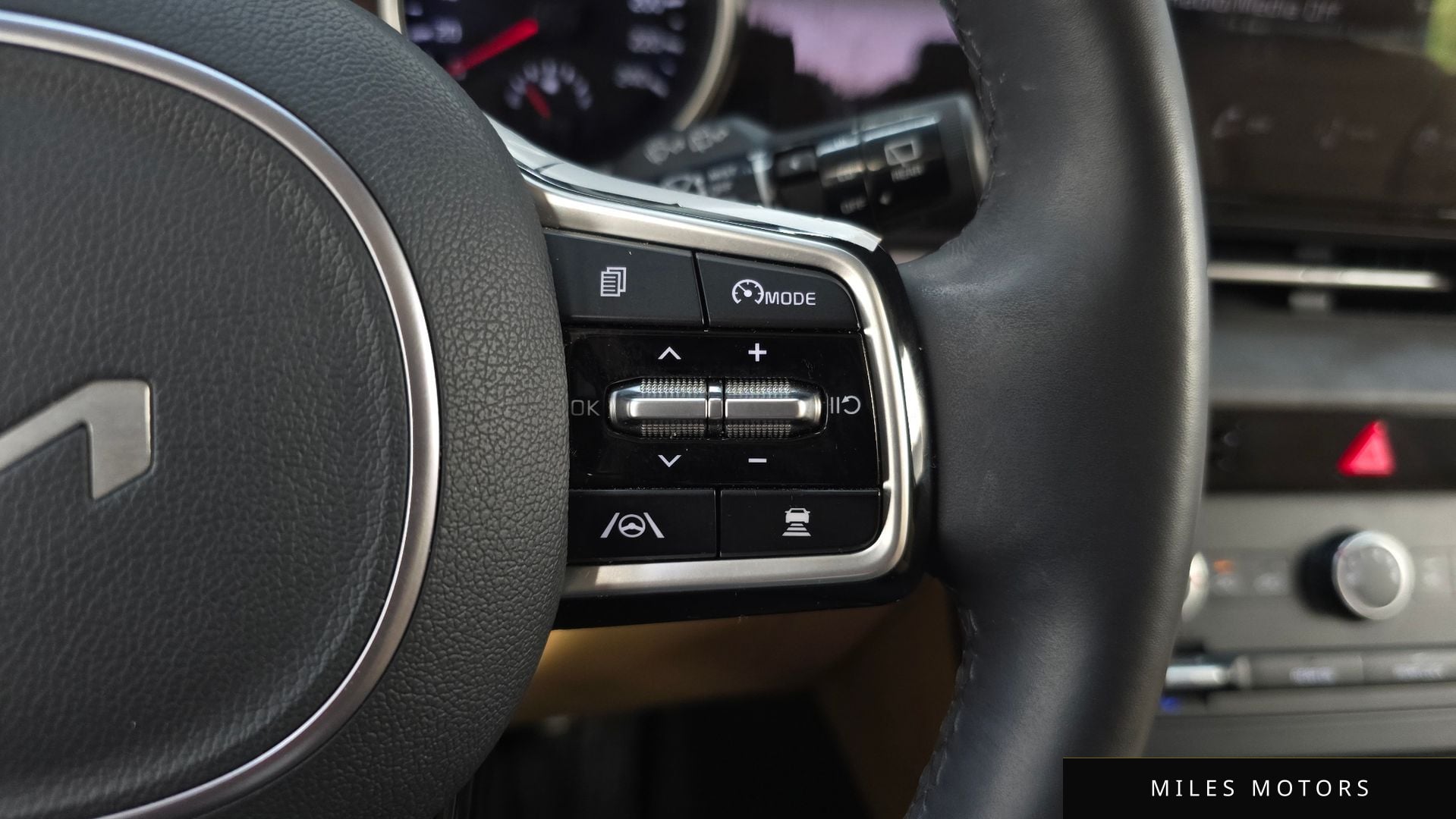 Kia Carnival 2023 — миниатюра 23