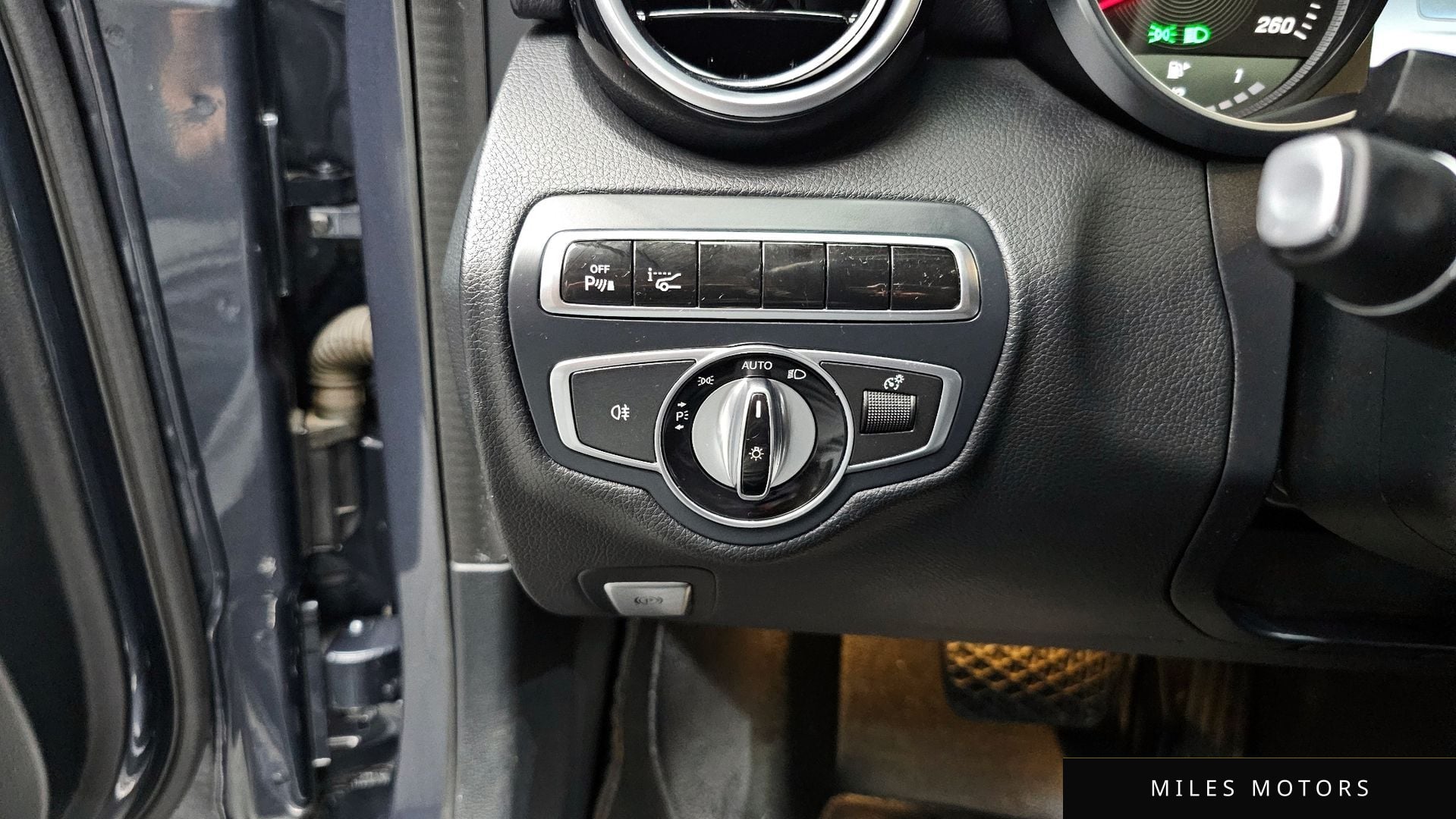 Mercedes-Benz C-Class W205 2016 — миниатюра 17