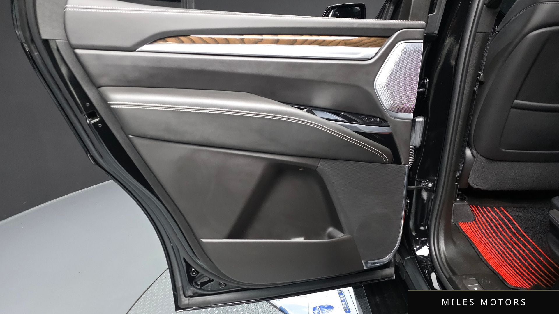 Cadillac Escalade 2025 — миниатюра 15