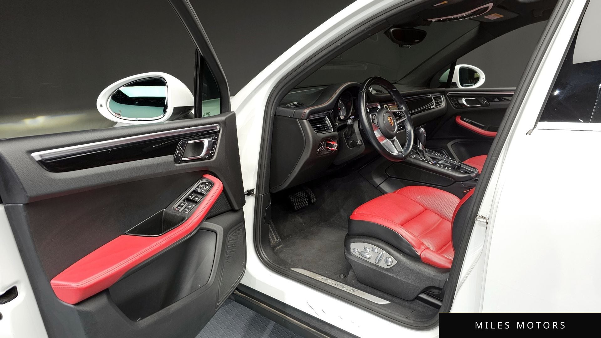 Porsche Macan 2017 — миниатюра 10