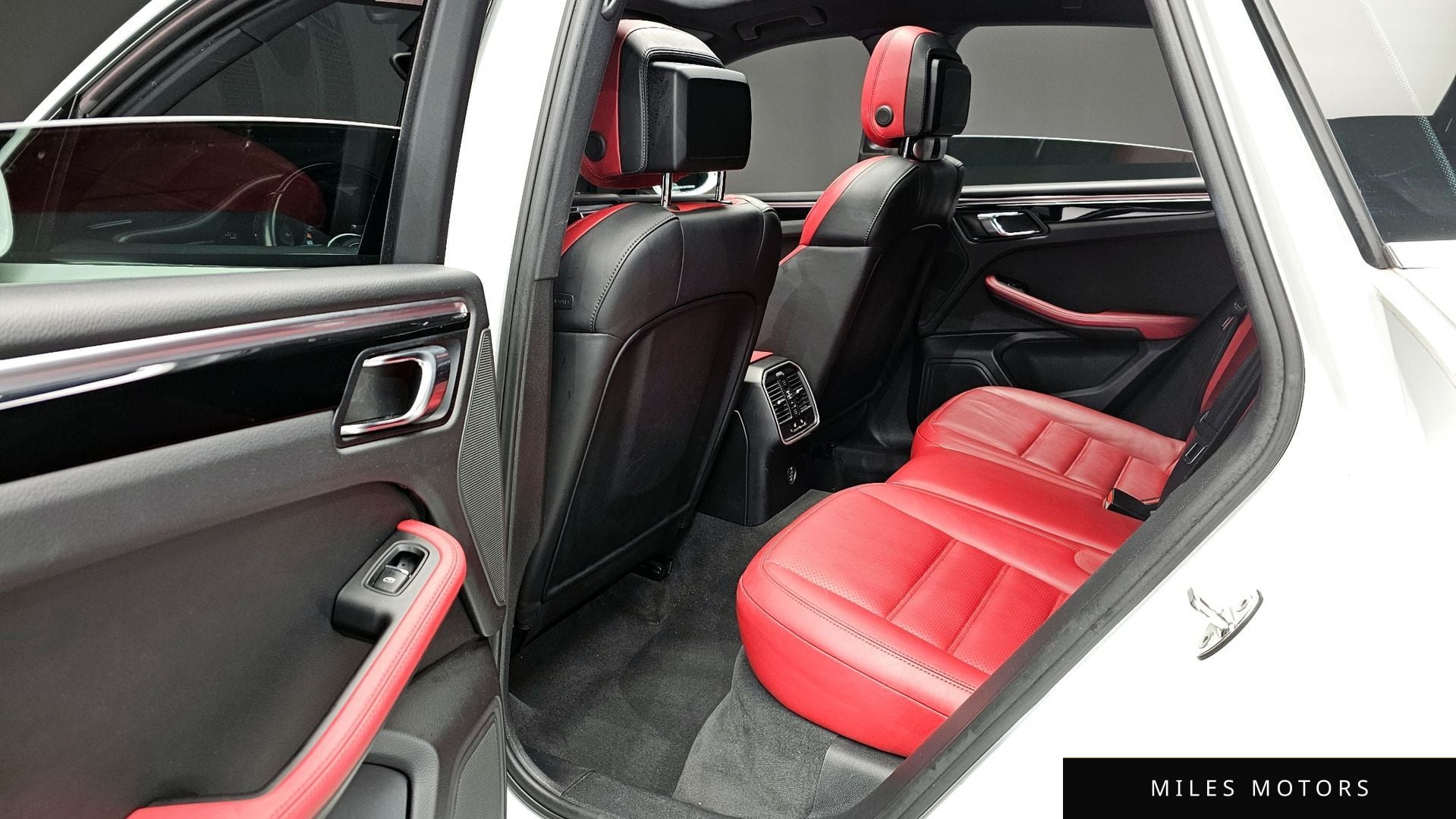 Porsche Macan 2017 — миниатюра 11