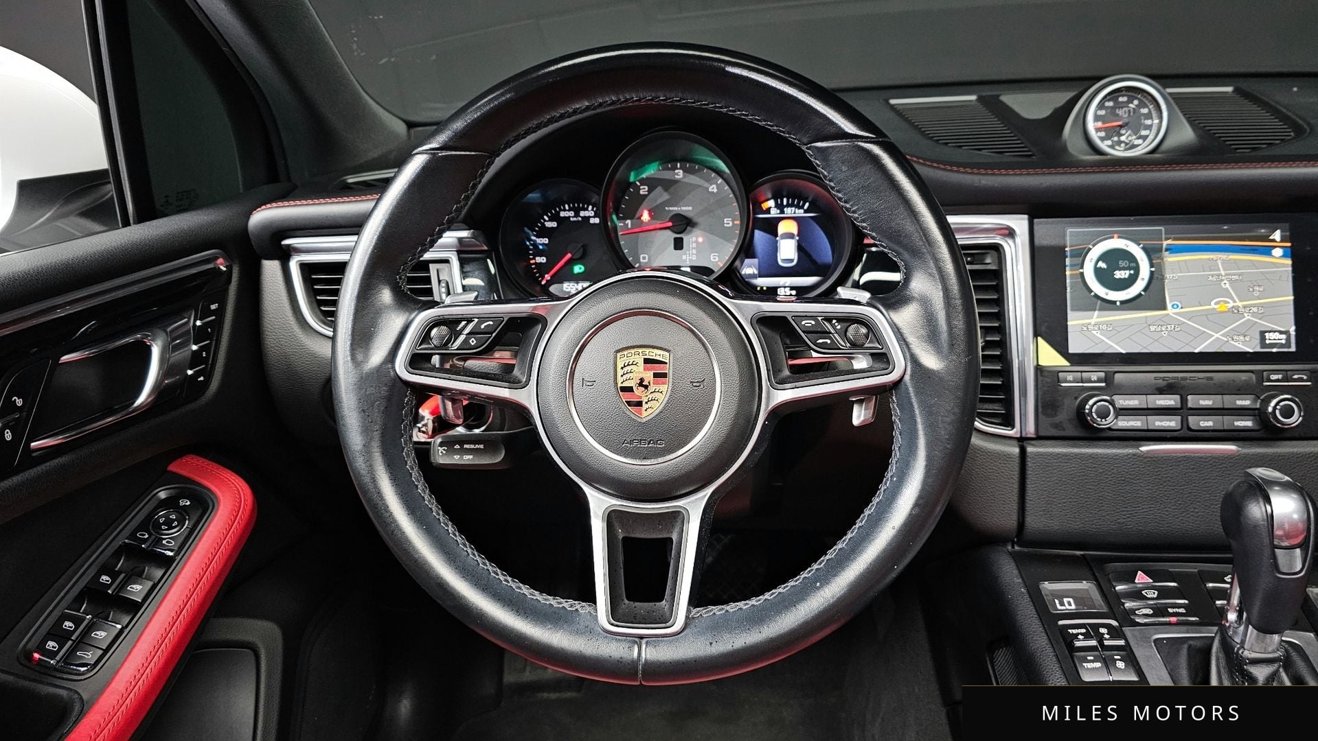 Porsche Macan 2017 — миниатюра 13