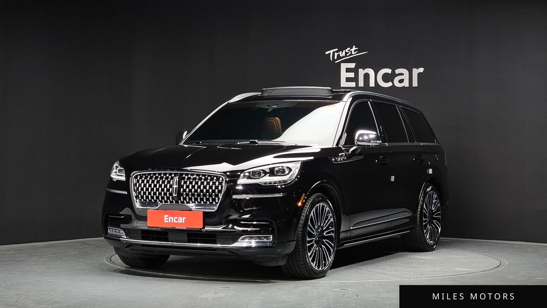 Lincoln Aviator 2021 — фото 1 из 12