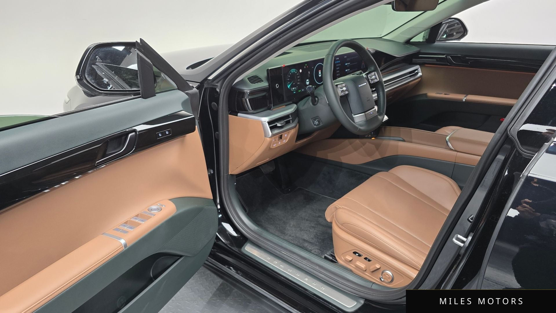 Hyundai 그랜저 하이브리드 (GN7) 2025 — миниатюра 13
