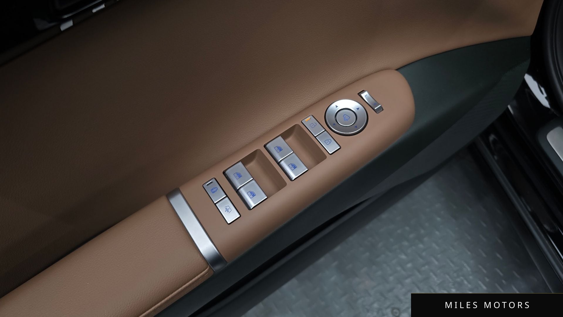 Hyundai 그랜저 하이브리드 (GN7) 2025 — миниатюра 30