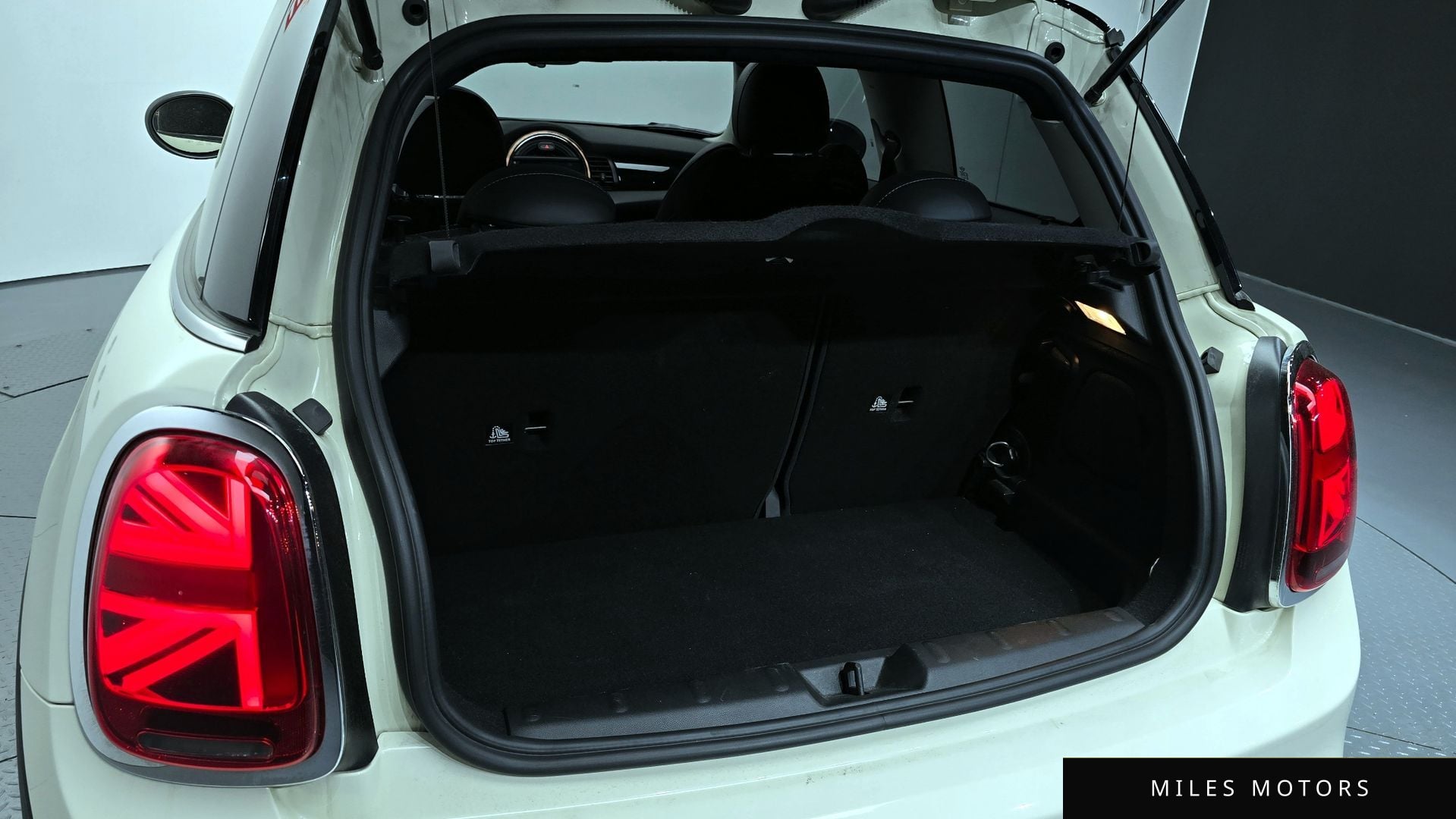 MINI Cooper S 2020 — миниатюра 12