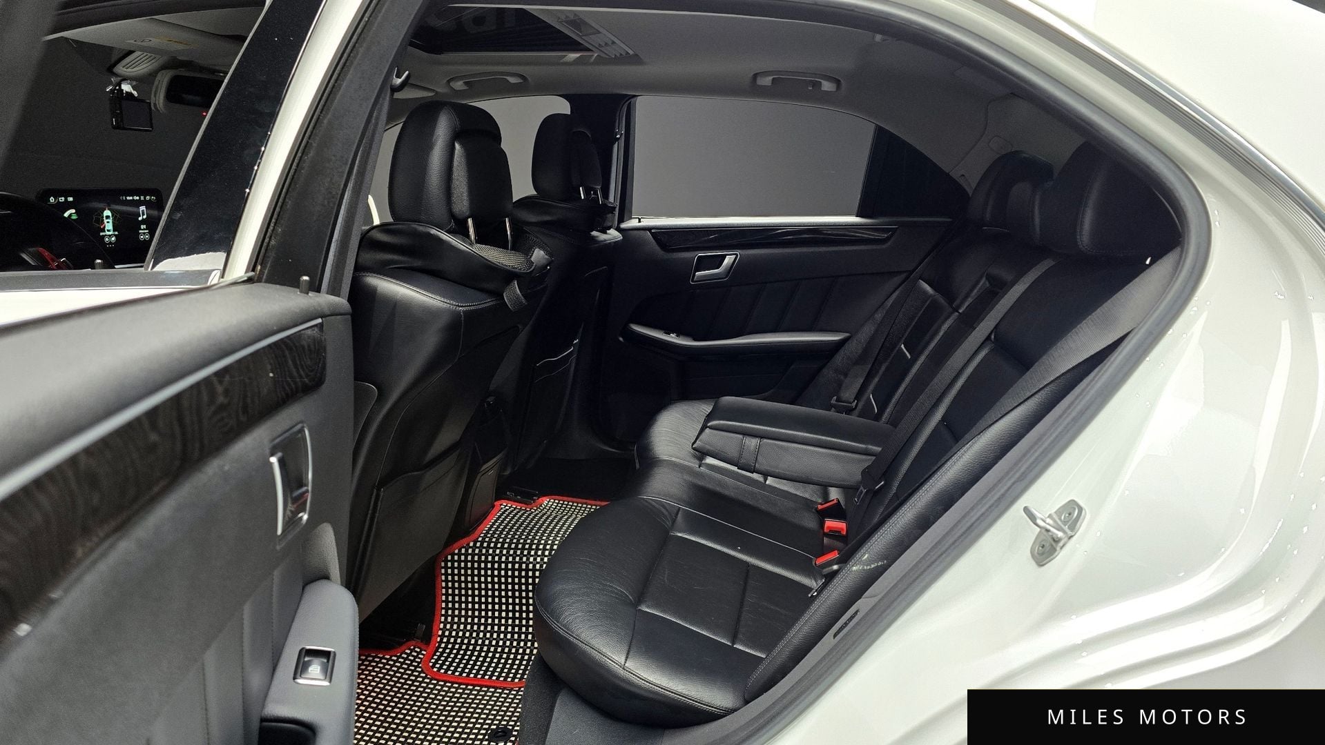 Mercedes-Benz E-클래스 W212 2013 — миниатюра 12
