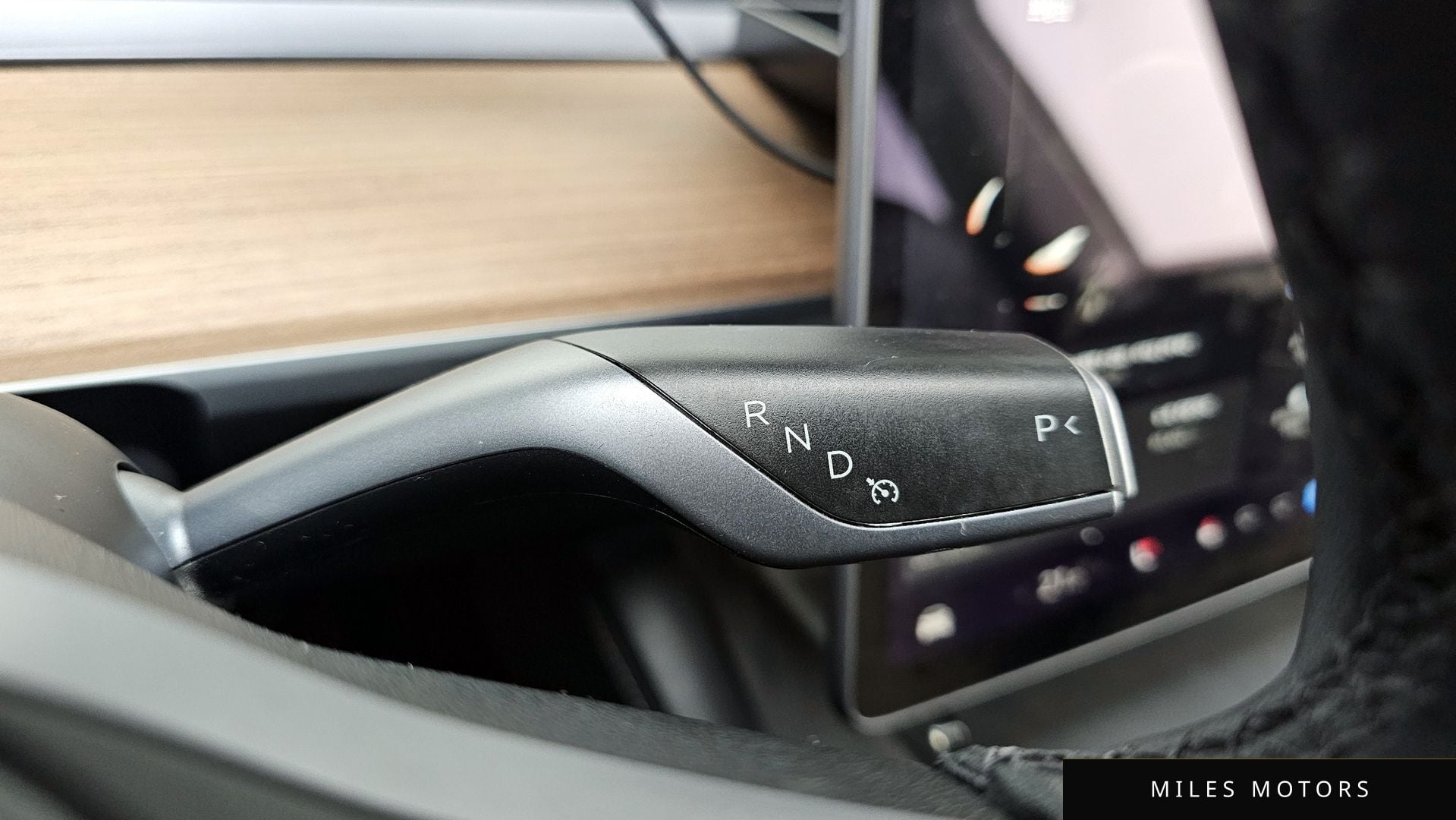 Tesla 모델 Y 2021 — миниатюра 12