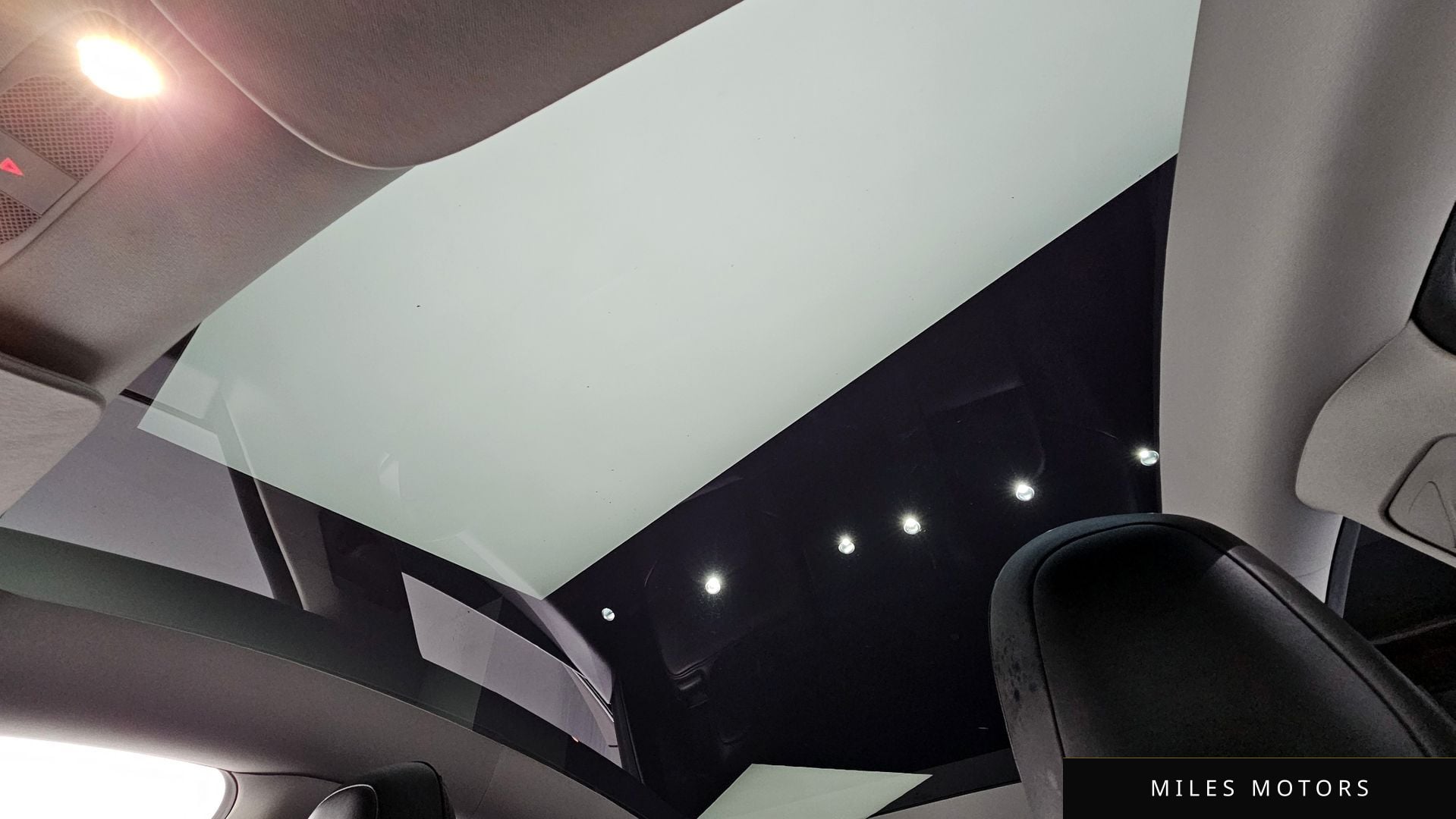 Tesla 모델 Y 2021 — миниатюра 24