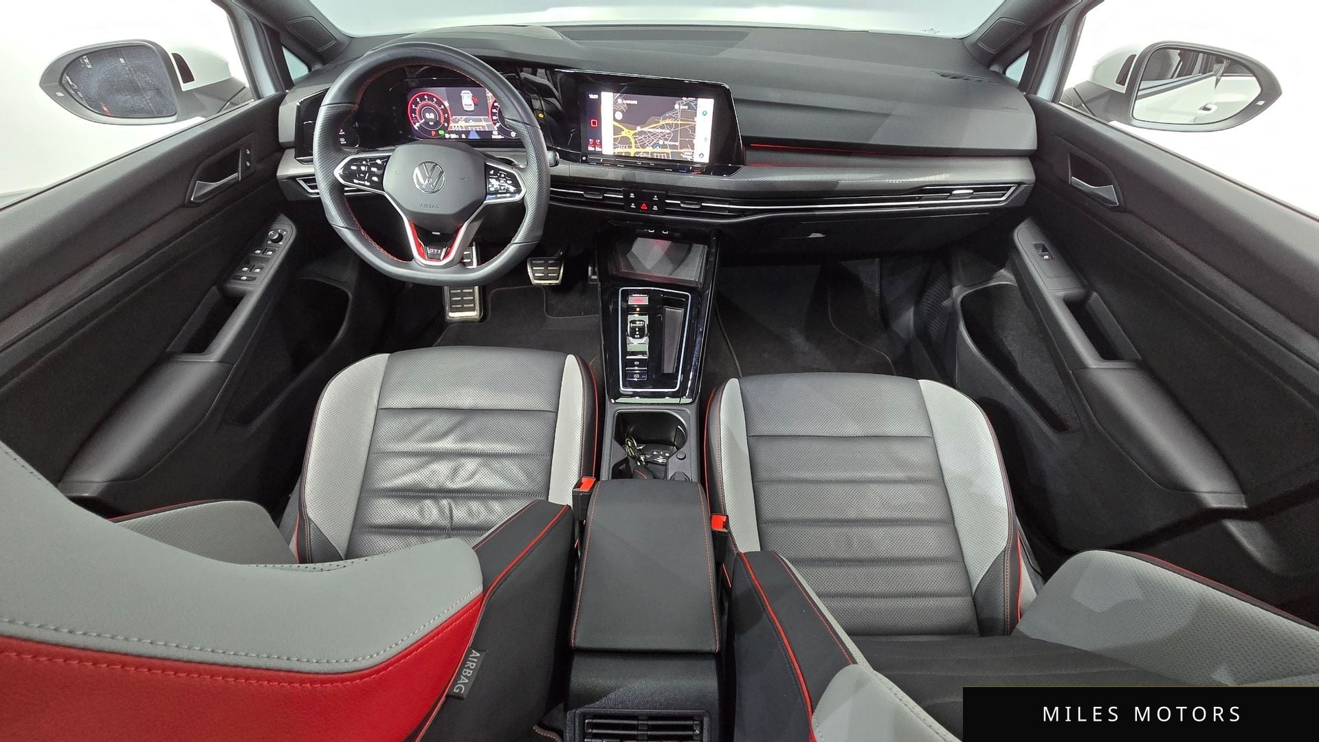 Volkswagen Golf 2024 — миниатюра 10