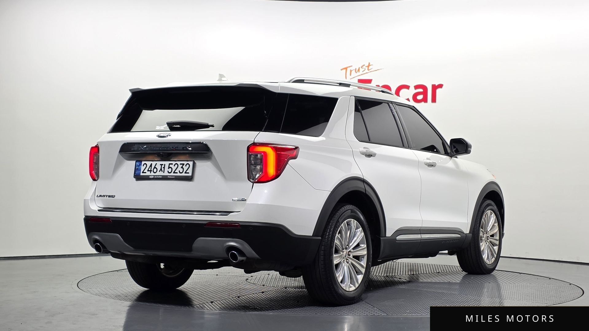 Ford Explorer 2020 — миниатюра 2