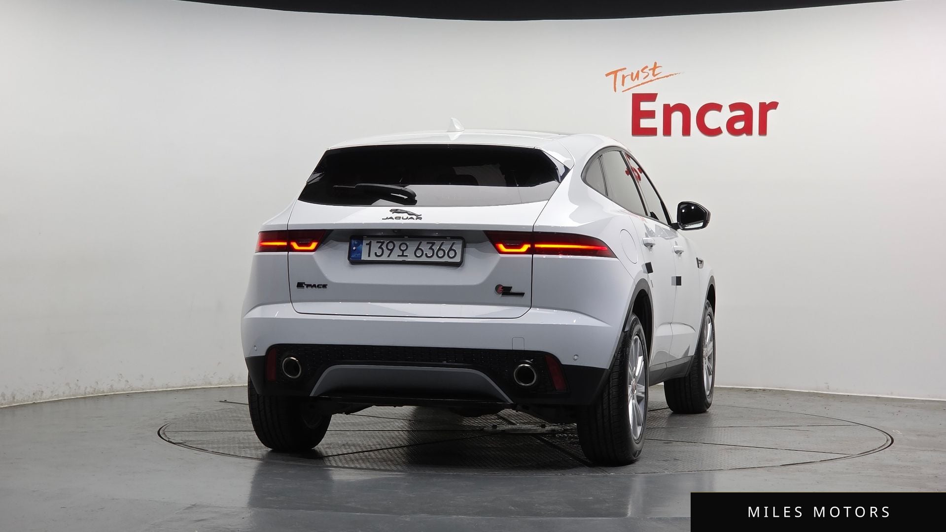 Jaguar E-PACE 2018 — миниатюра 4