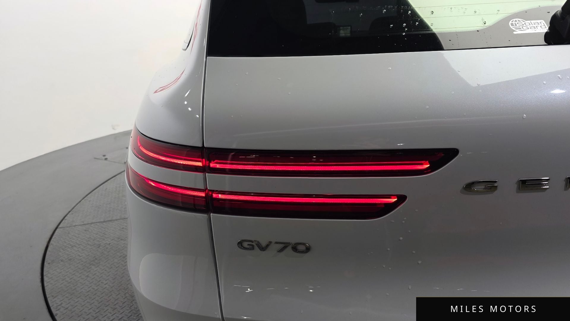Genesis GV70 2023 — миниатюра 9