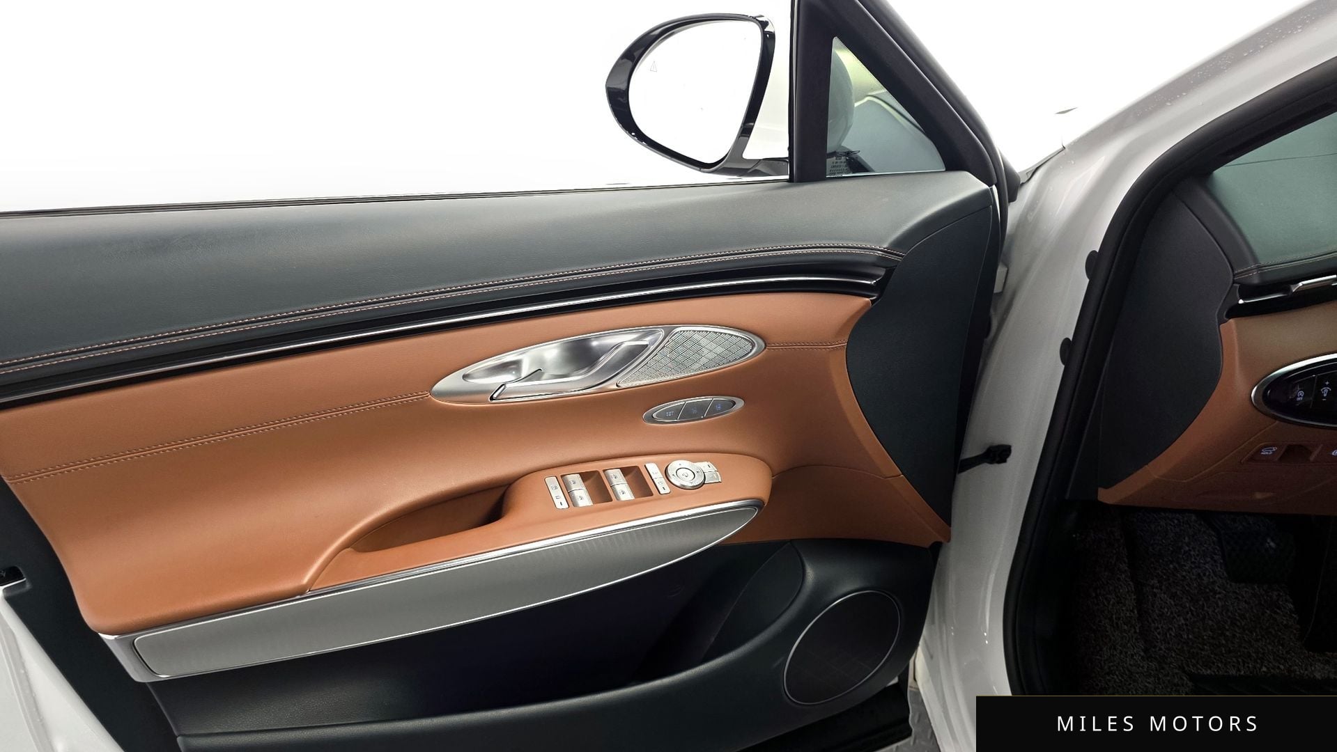 Genesis GV70 2023 — миниатюра 14
