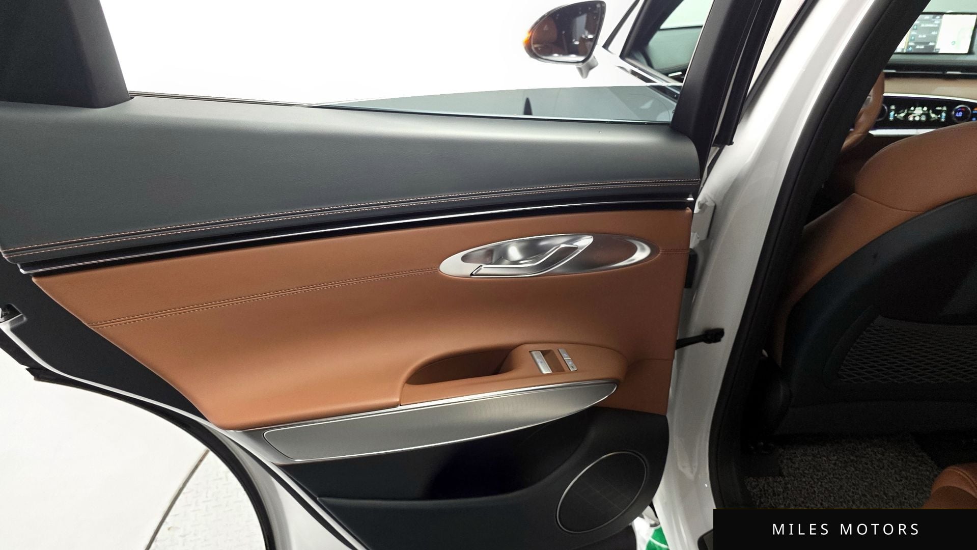 Genesis GV70 2023 — миниатюра 15
