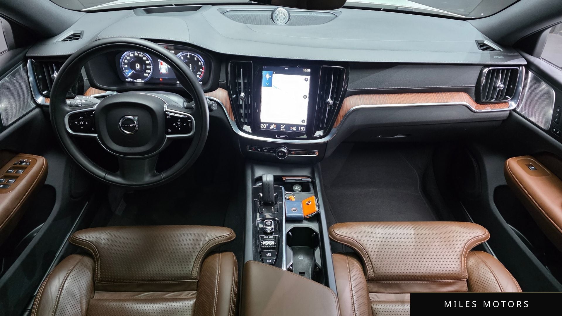 Volvo V60 크로스컨트리 2021 — миниатюра 10
