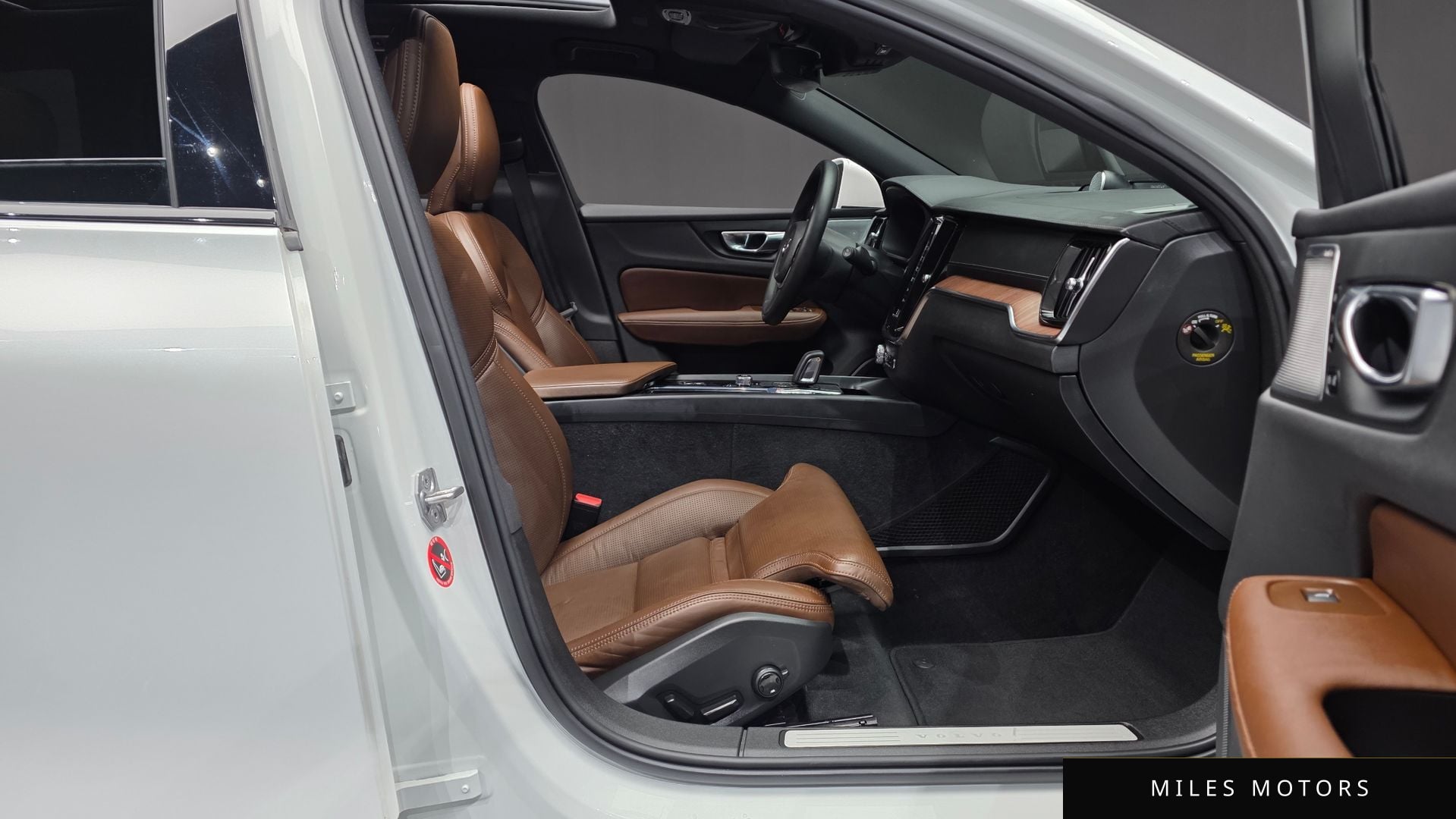 Volvo V60 크로스컨트리 2021 — миниатюра 17