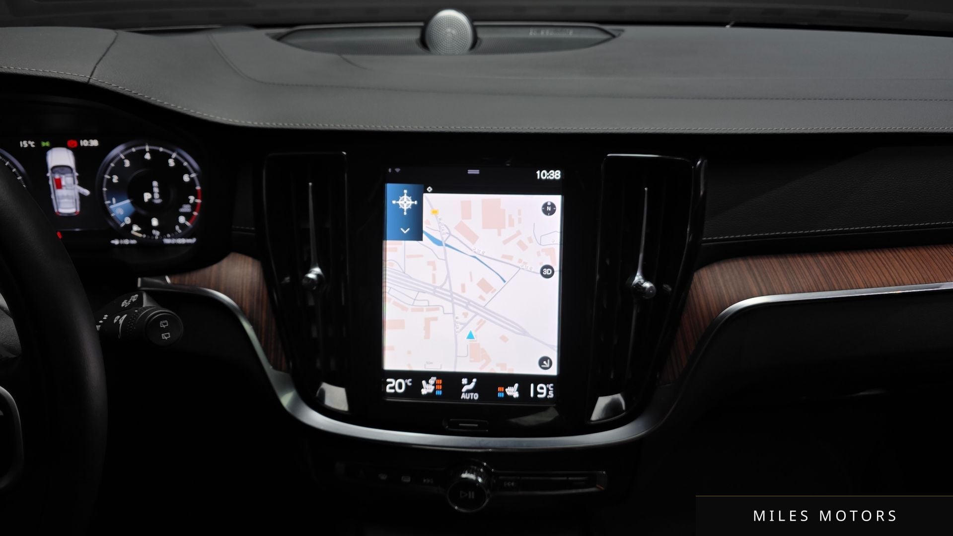 Volvo V60 크로스컨트리 2021 — миниатюра 20