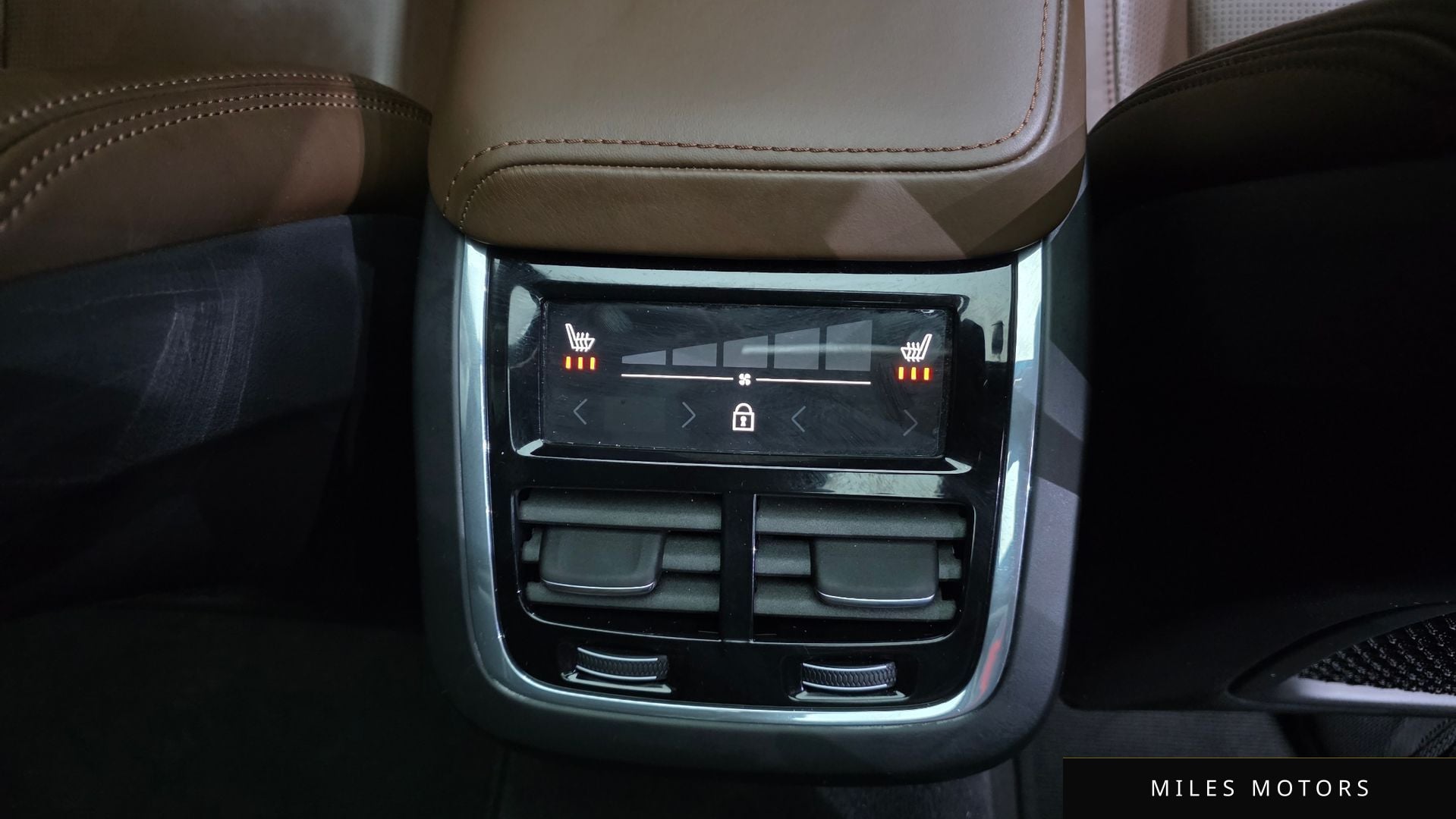 Volvo V60 크로스컨트리 2021 — миниатюра 24