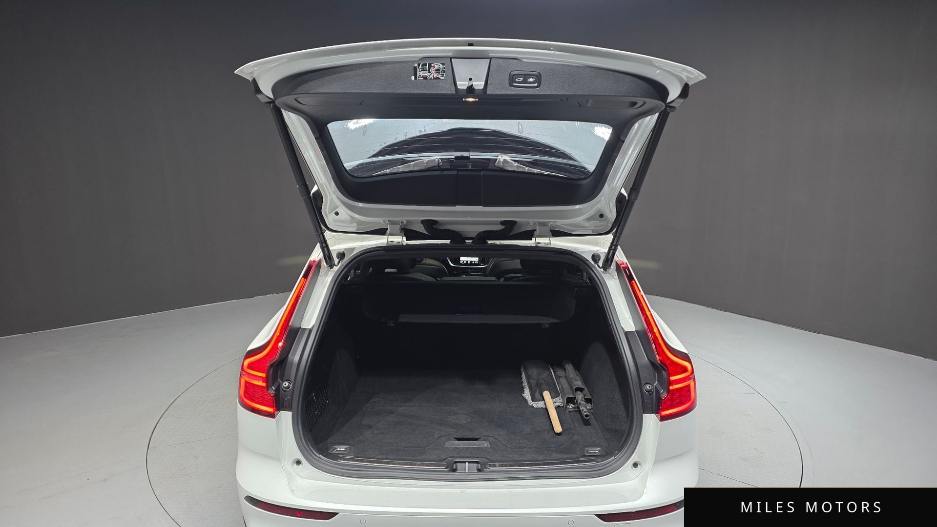 Volvo V60 크로스컨트리 2021 — миниатюра 26
