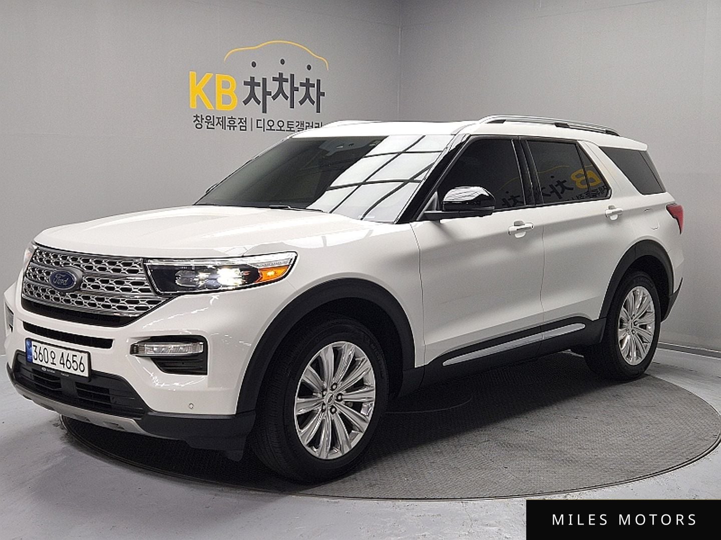 Ford Explorer 2022 — миниатюра 2