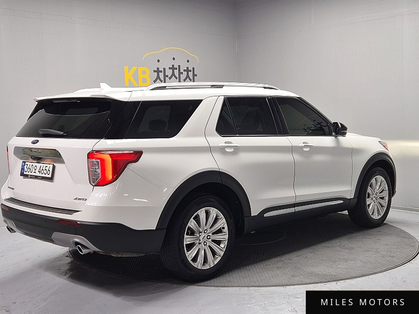 Ford Explorer 2022 — миниатюра 4