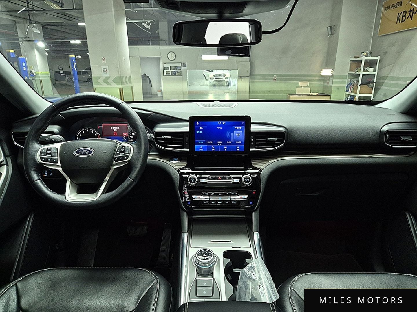 Ford Explorer 2022 — миниатюра 9