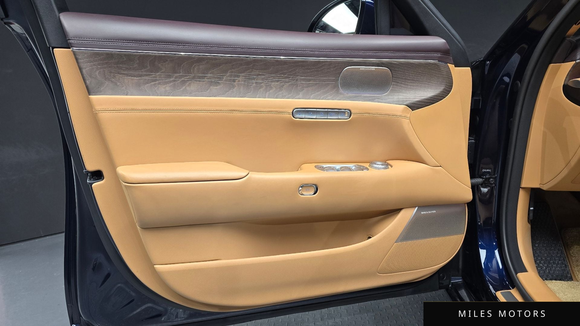 Genesis G90 (RS4) 2022 — миниатюра 14