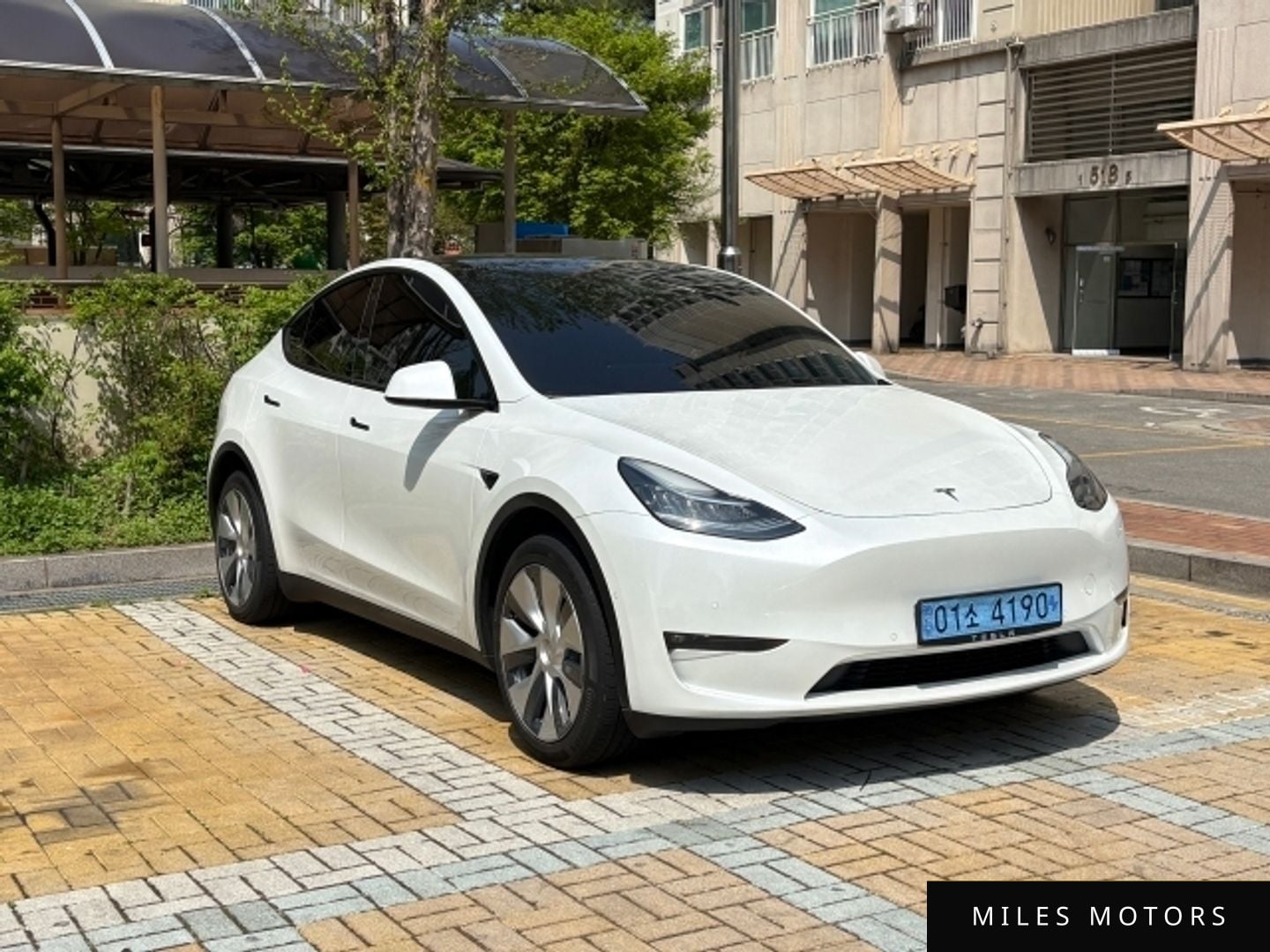 Tesla Model Y 2022 — миниатюра 2