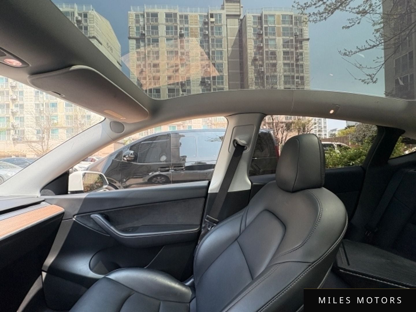Tesla Model Y 2022 — миниатюра 6