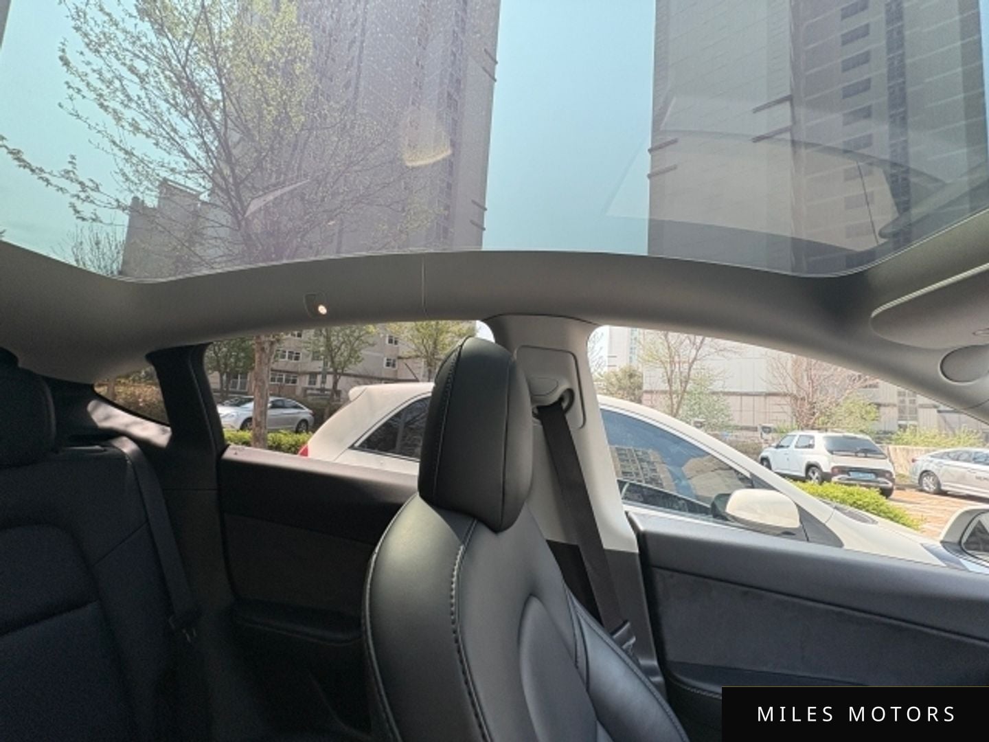 Tesla Model Y 2022 — миниатюра 7