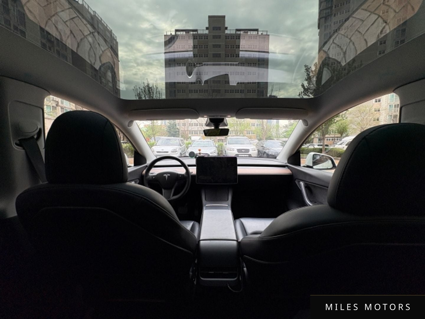 Tesla Model Y 2022 — миниатюра 11