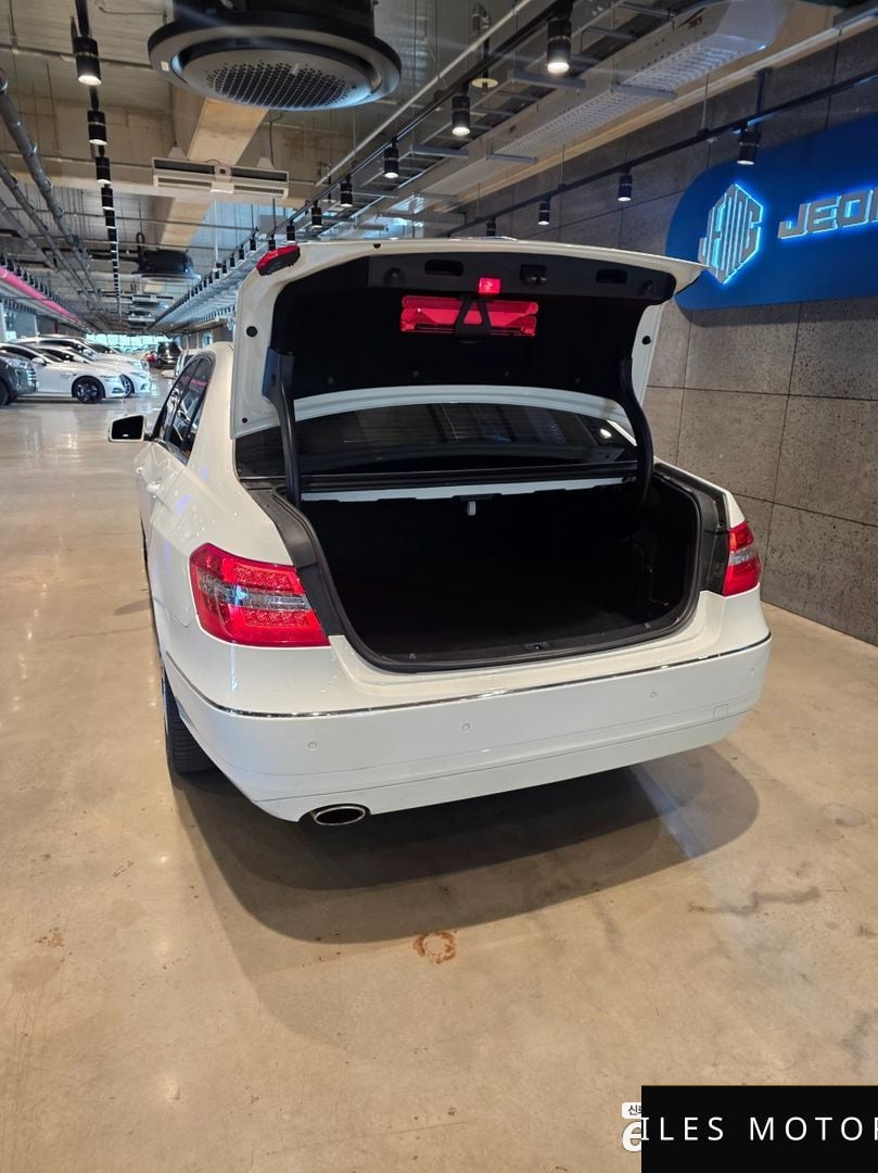 Mercedes-Benz E-Class W212 2011 — миниатюра 7