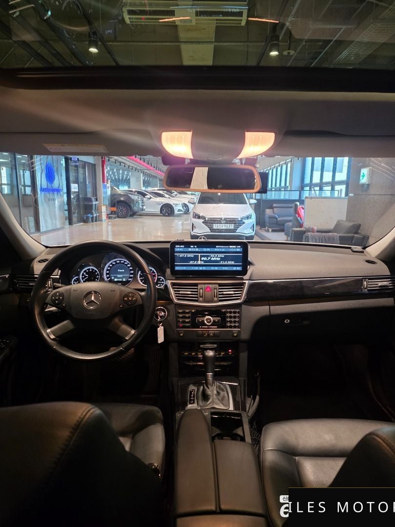 Mercedes-Benz E-Class W212 2011 — миниатюра 9