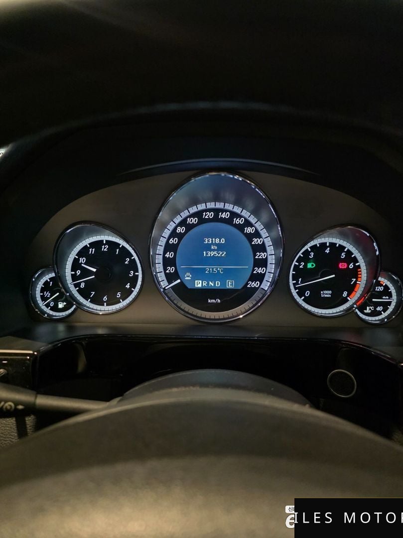 Mercedes-Benz E-Class W212 2011 — миниатюра 10