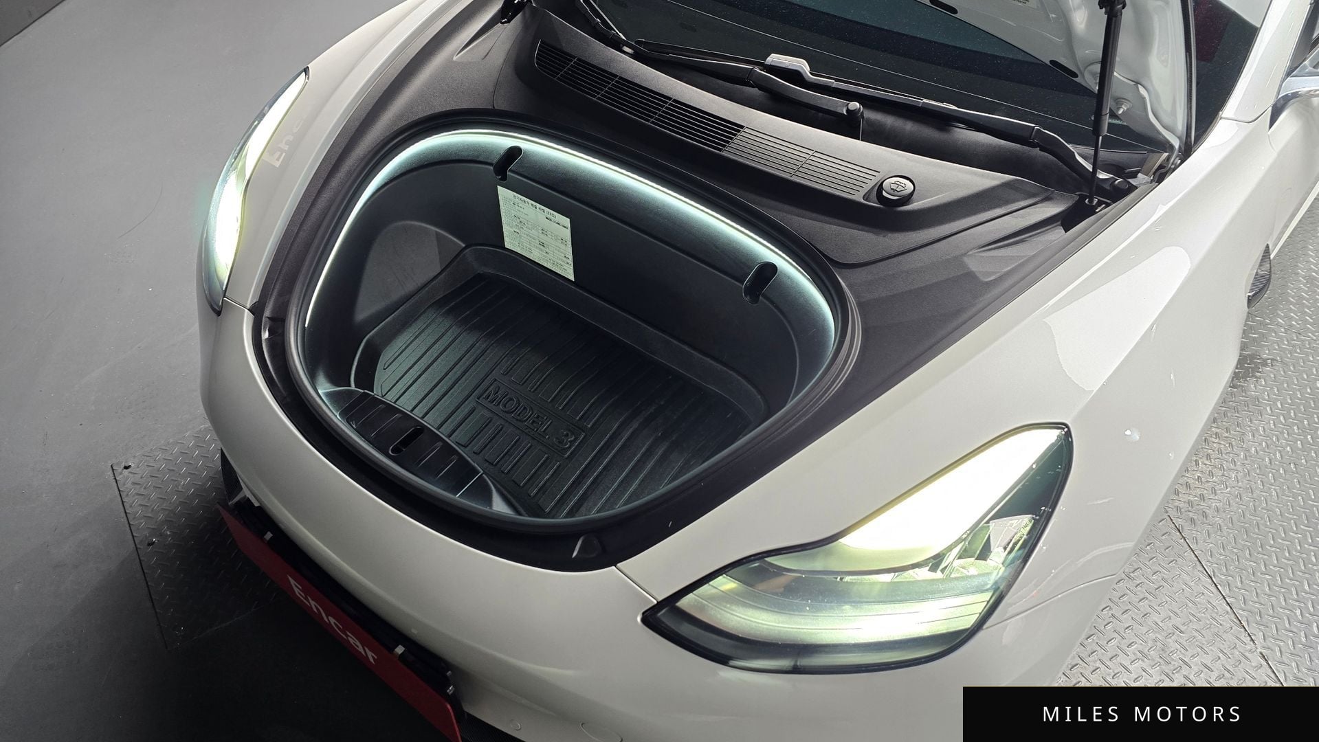 Tesla 모델 3 2020 — миниатюра 6