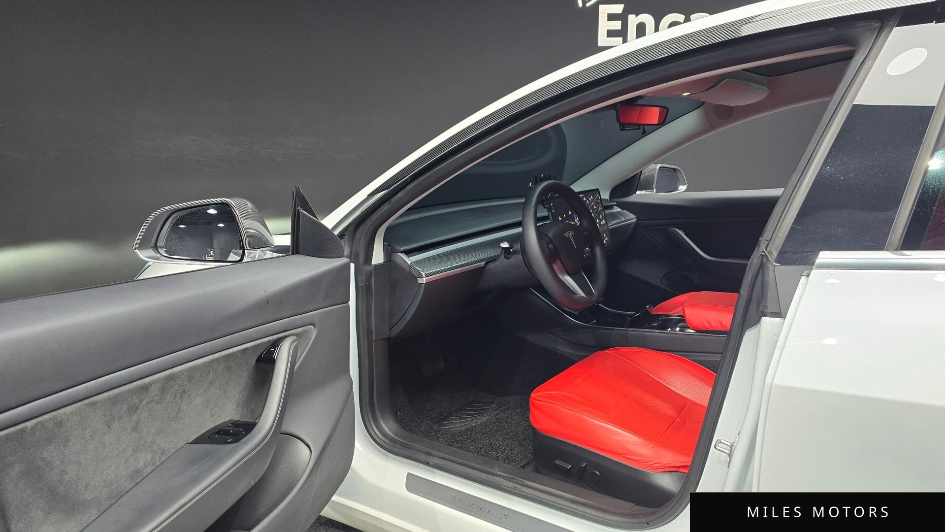 Tesla 모델 3 2020 — миниатюра 17