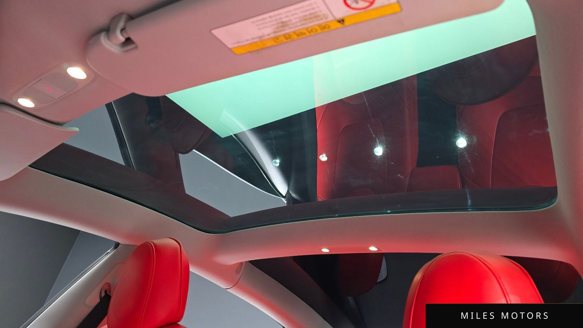 Tesla 모델 3 2020 — миниатюра 21